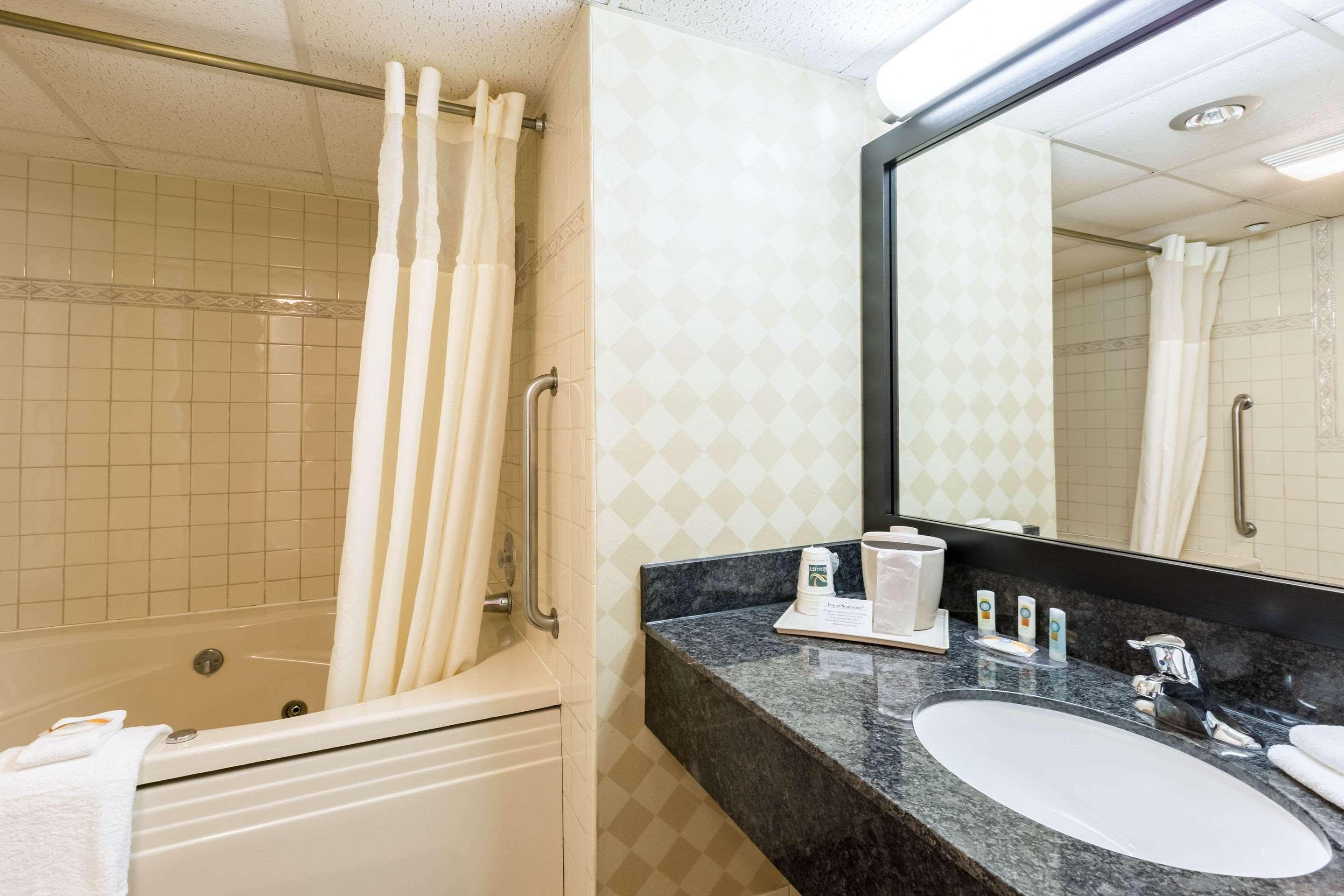 Quality Inn And Conference Center I-80 Grand Island Doniphan Ngoại thất bức ảnh