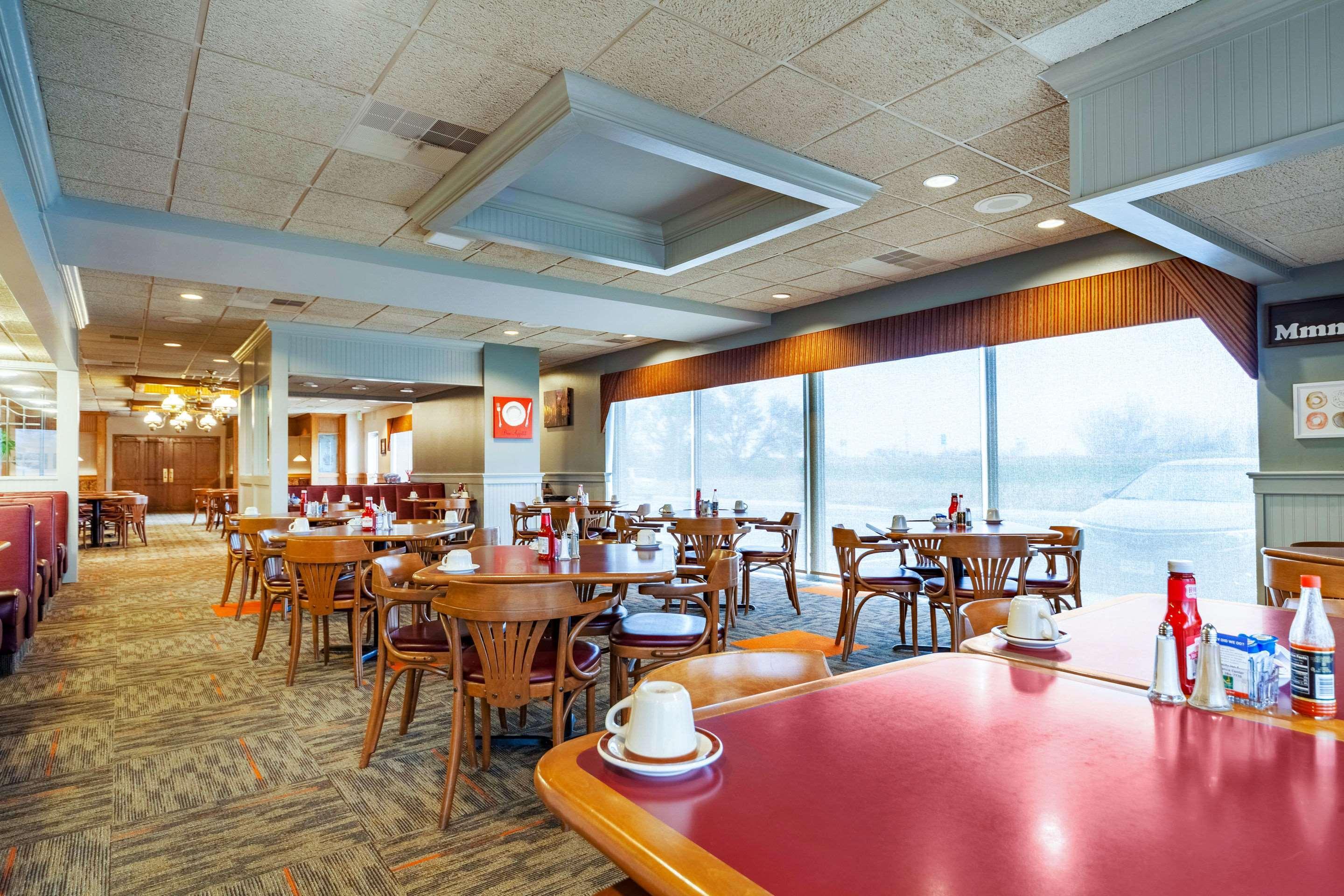 Quality Inn And Conference Center I-80 Grand Island Doniphan Ngoại thất bức ảnh