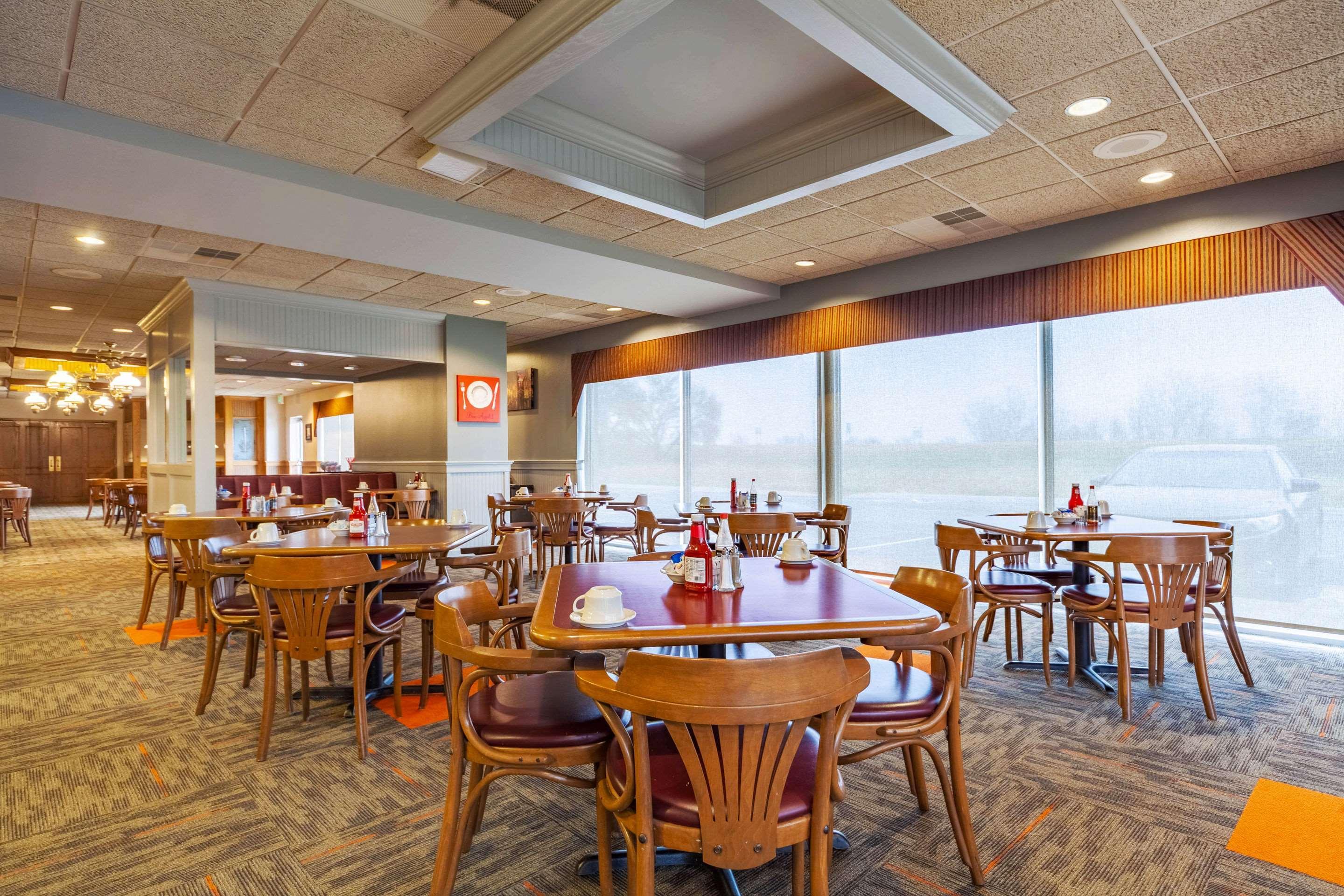 Quality Inn And Conference Center I-80 Grand Island Doniphan Ngoại thất bức ảnh