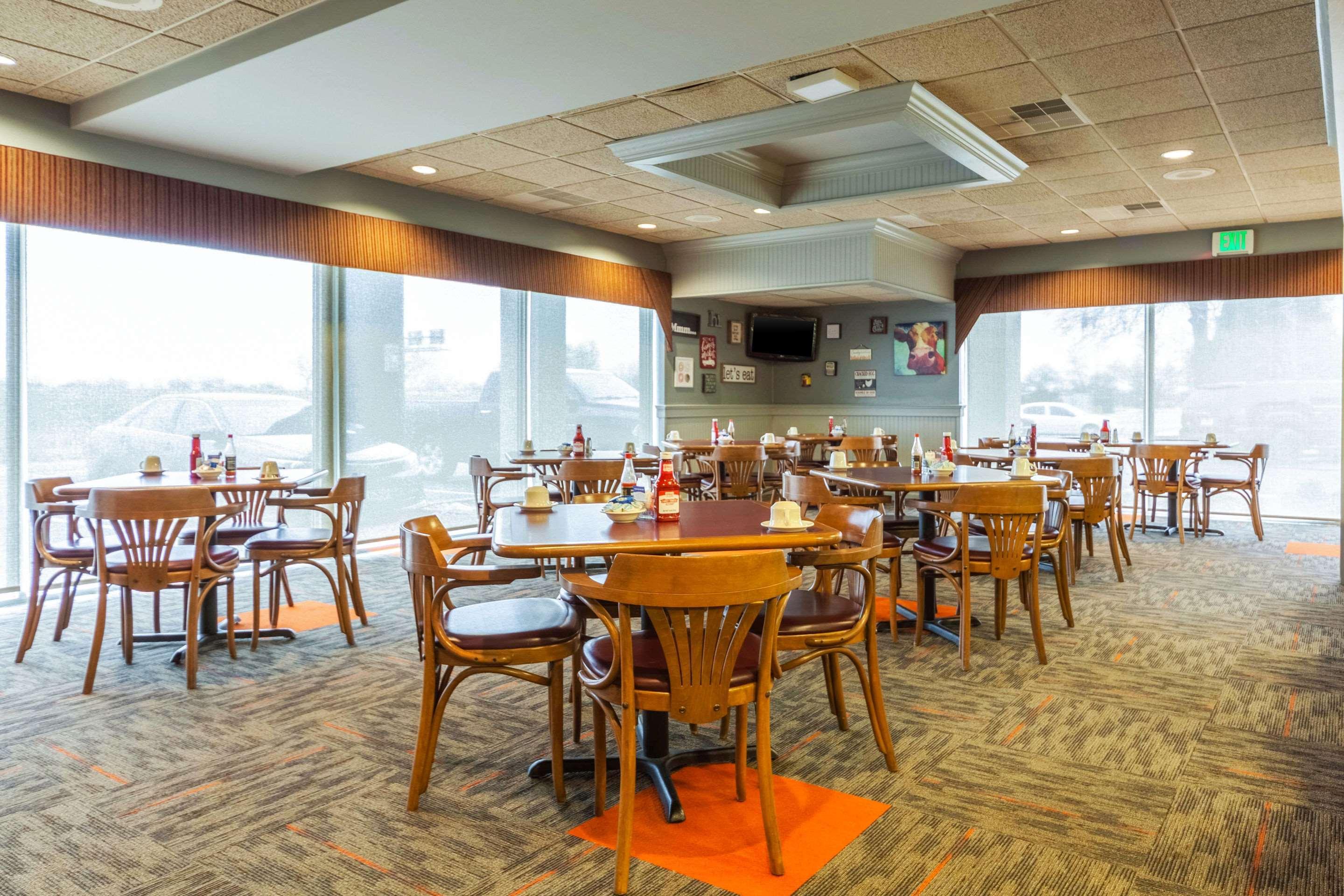Quality Inn And Conference Center I-80 Grand Island Doniphan Ngoại thất bức ảnh